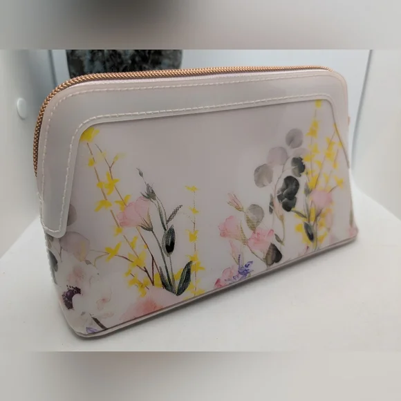 Ted Baker Cream and Pink Cosmetic Bag Rose Gold Zipper - Picture 5 of 7